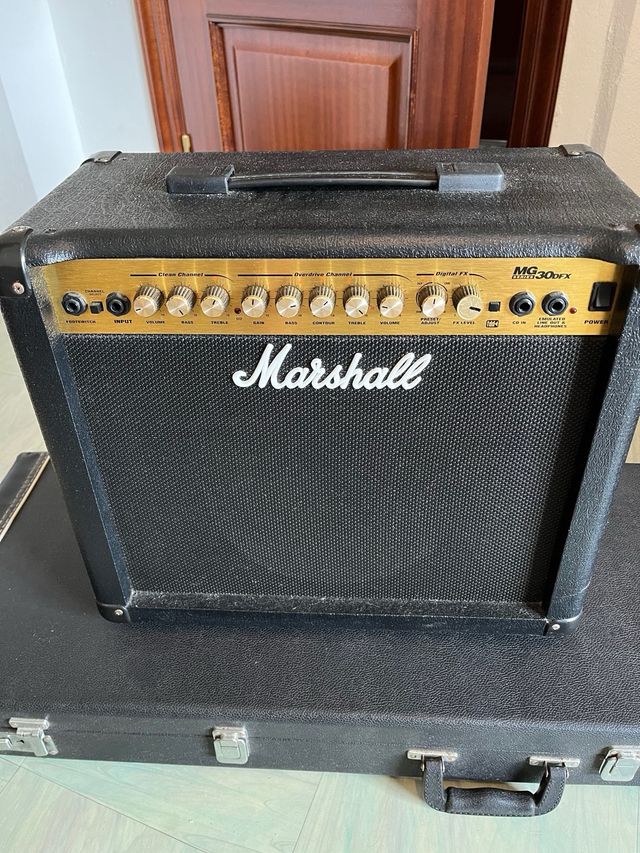 Amplificatore Marshall MG30FX nero/oro
