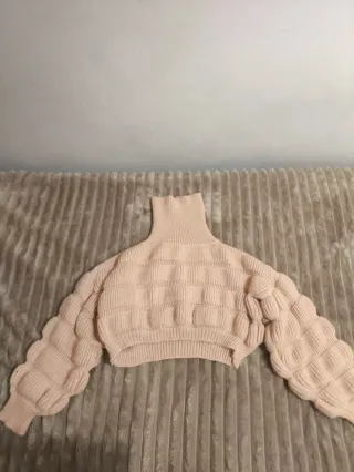 Jersey rosa cropped cuello alto NUEVO PERFECTO