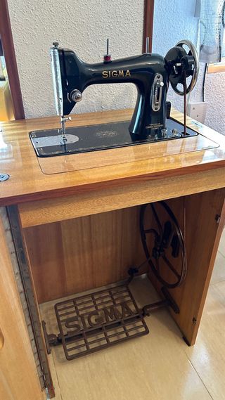 Máquina de coser Sigma antigua