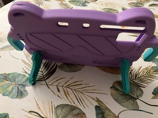 Funda Protectora Morada para Tablet 11