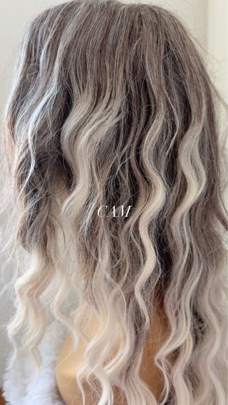 Peluca degradada gris y rubia