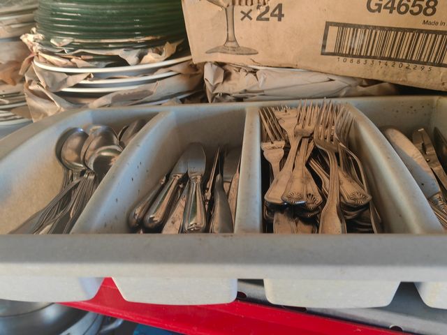 Set Tenedores y Cuchillos y cucharas Metálicos