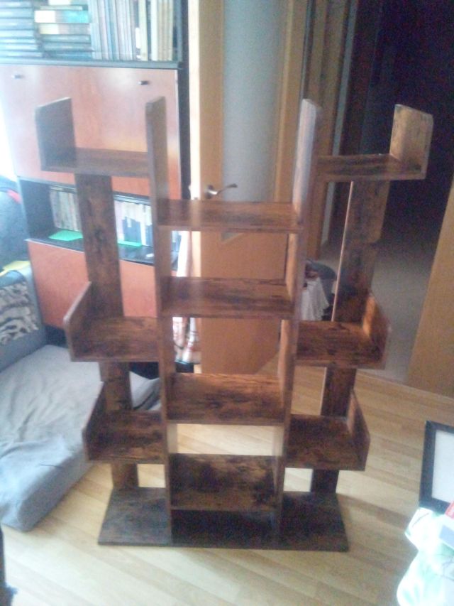 Estantería de madera comedor