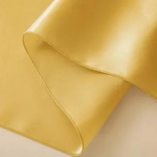 Camino de mesa satén dorado