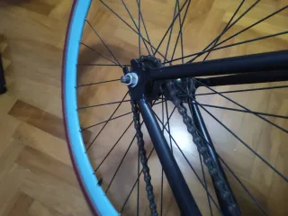 Bicicleta Fixie KAMIKAZE Negra con detalles azules