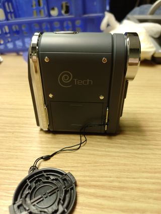 Cámara @Tech DIG-600XS. En su caja