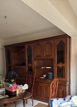 Mueble de salón madera y cristal