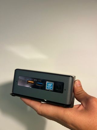 Intel NUC Pentium Silver