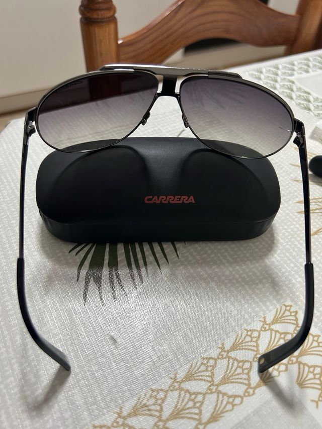 Gafas de sol Carrera aviador negras y grises