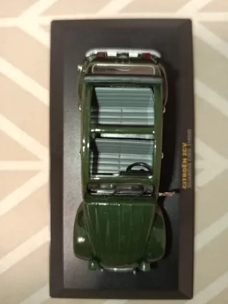 Coche Colección Altaya Citroën 2CV Guardia Civil