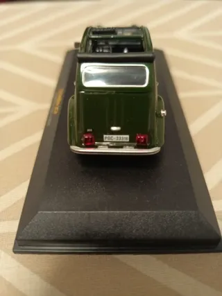 Coche Colección Altaya Citroën 2CV Guardia Civil