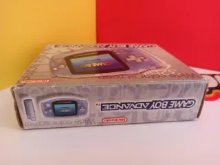 CONSOLA GAMEBOY ADVANCE TRANSPARENTE CON CAJA