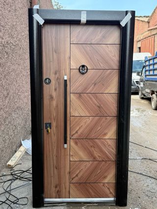 PUERTAS DE ENTRADA PERSONALIZADAS