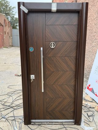 PUERTAS DE ENTRADA PERSONALIZADAS