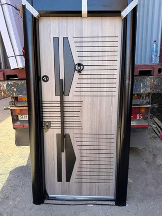 PUERTAS DE ENTRADA PERSONALIZADAS