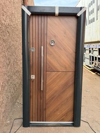 PUERTAS DE ENTRADA PERSONALIZADAS