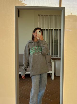 Sudadera gris Álvaro Moreno