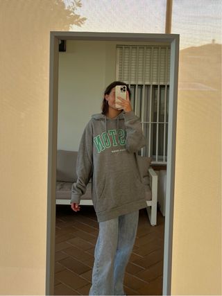 Sudadera gris Álvaro Moreno