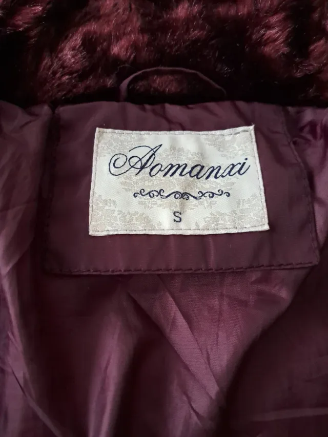 Plumifero mujer granate con capucha