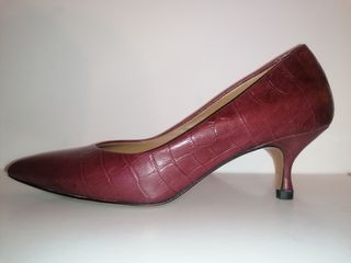 Scarpa donna tacco in cuoio, coccodrillo bordeaux