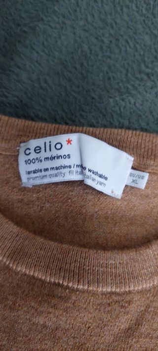 Suéter marrón de manga larga