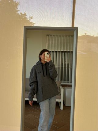 Sudadera Under Armour gris