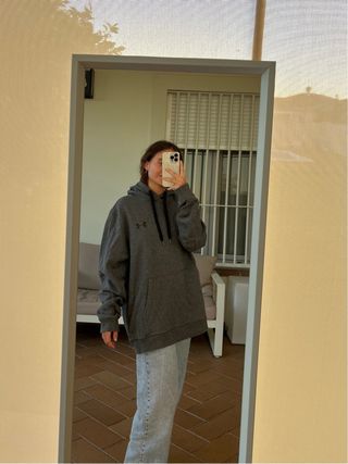 Sudadera Under Armour gris