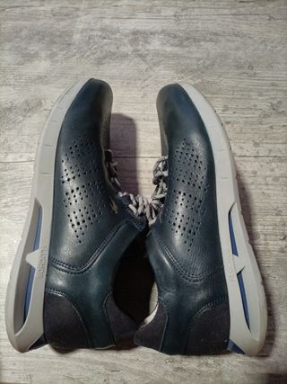 Zapatillas deportivas azul marino piel FLUCHOS