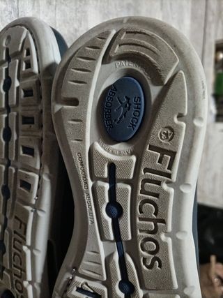 Zapatillas deportivas azul marino piel FLUCHOS