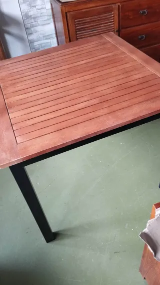 Mesa de jardín madera y metal