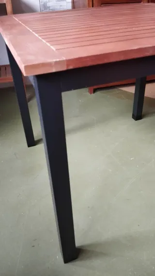 Mesa de jardín madera y metal