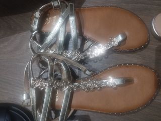 Sandalias mujer negras y doradas