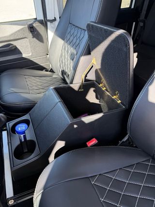 Land Rover Defender 2016