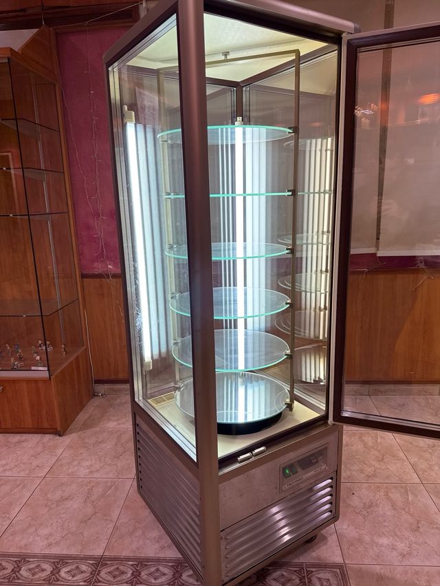 Vitrina expositora fría rotatoria