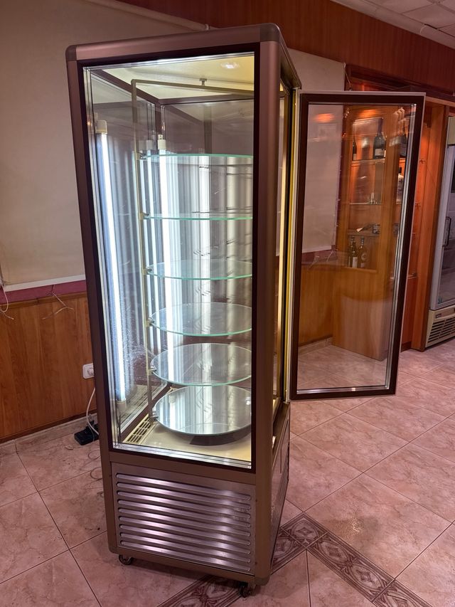 Vitrina expositora fría rotatoria