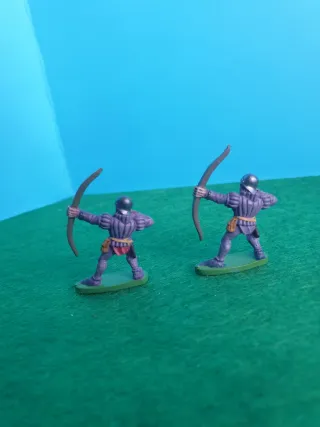Personaggi Metal Archers in stile Warhammer