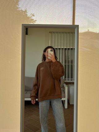 Sudadera marrón chocolate oversize