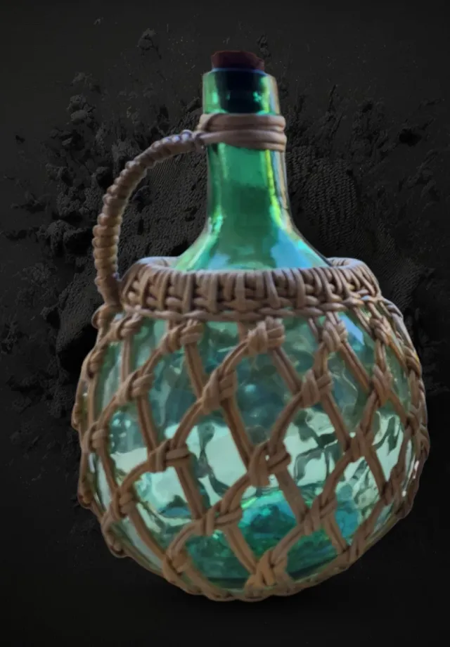 Damajuana 4L con asa y forro de mimbre. Únicas. 