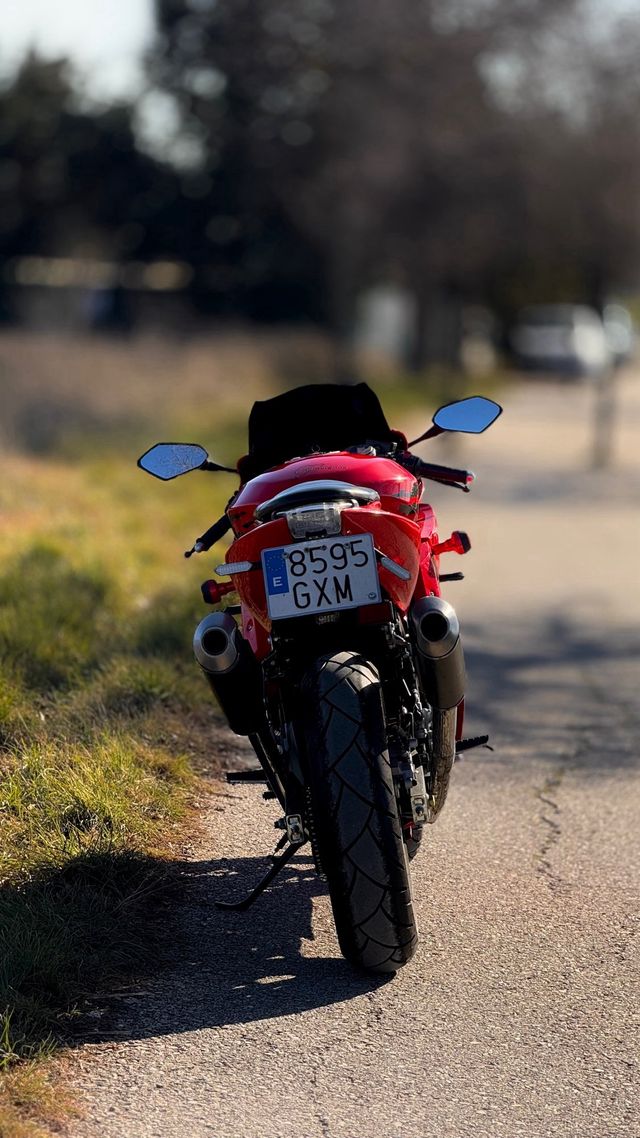 Hyosung GTR 125 Roja