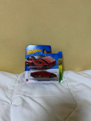 Hot Wheels Lamborghini Reventón Rojo escucho ofert
