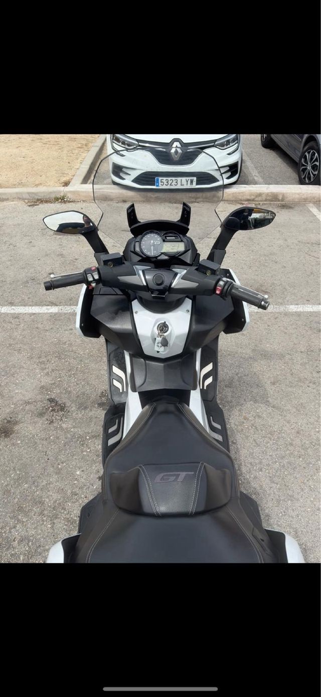 BMW C 650 GT 2016 - 47.000 km Blanca y negra