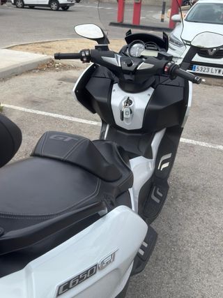 BMW C 650 GT 2016 - 47.000 km Blanca y negra