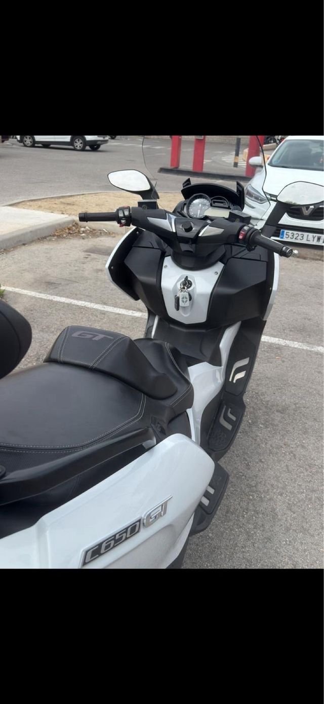 BMW C 650 GT 2016 - 47.000 km Blanca y negra