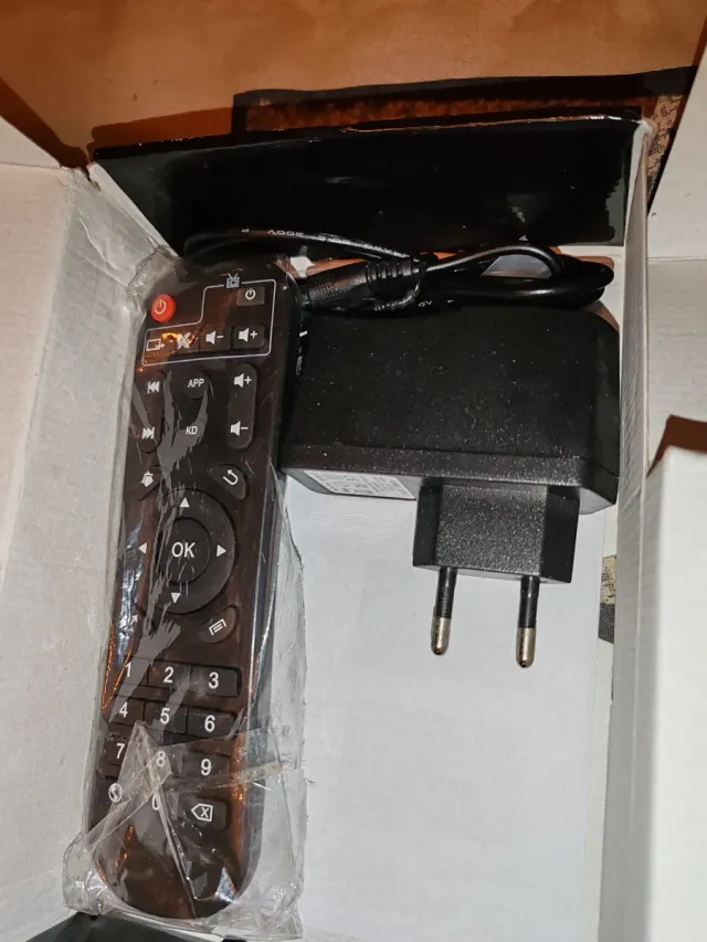 TV Box BOX con mando y cargador