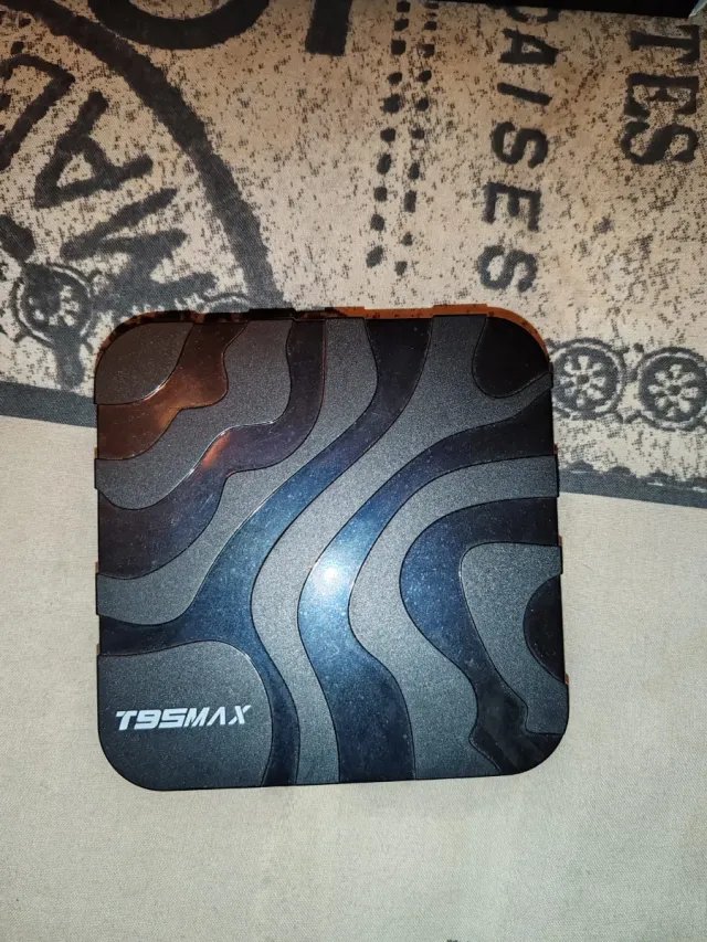 TV Box BOX con mando y cargador