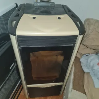 Hidroestufa de pellet con 8 mtros. chimenea doble