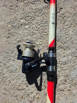 Caña de pescar con carrete