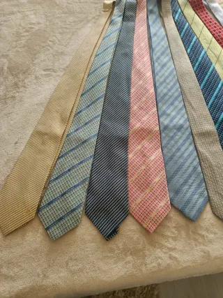 Corbatas LOEWE varios colores 15€ cada una