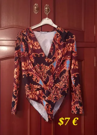 Body Zara estampado barroco talla M