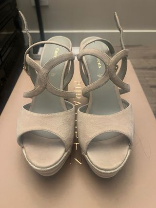 Sandalias de ante rosa con plataforma beige y rosa